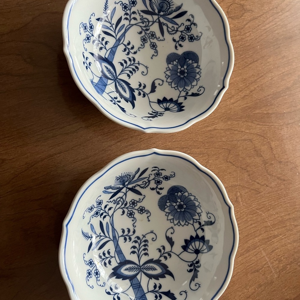 Two vintage Blue Danube (Japan) fruit/dessert bowls